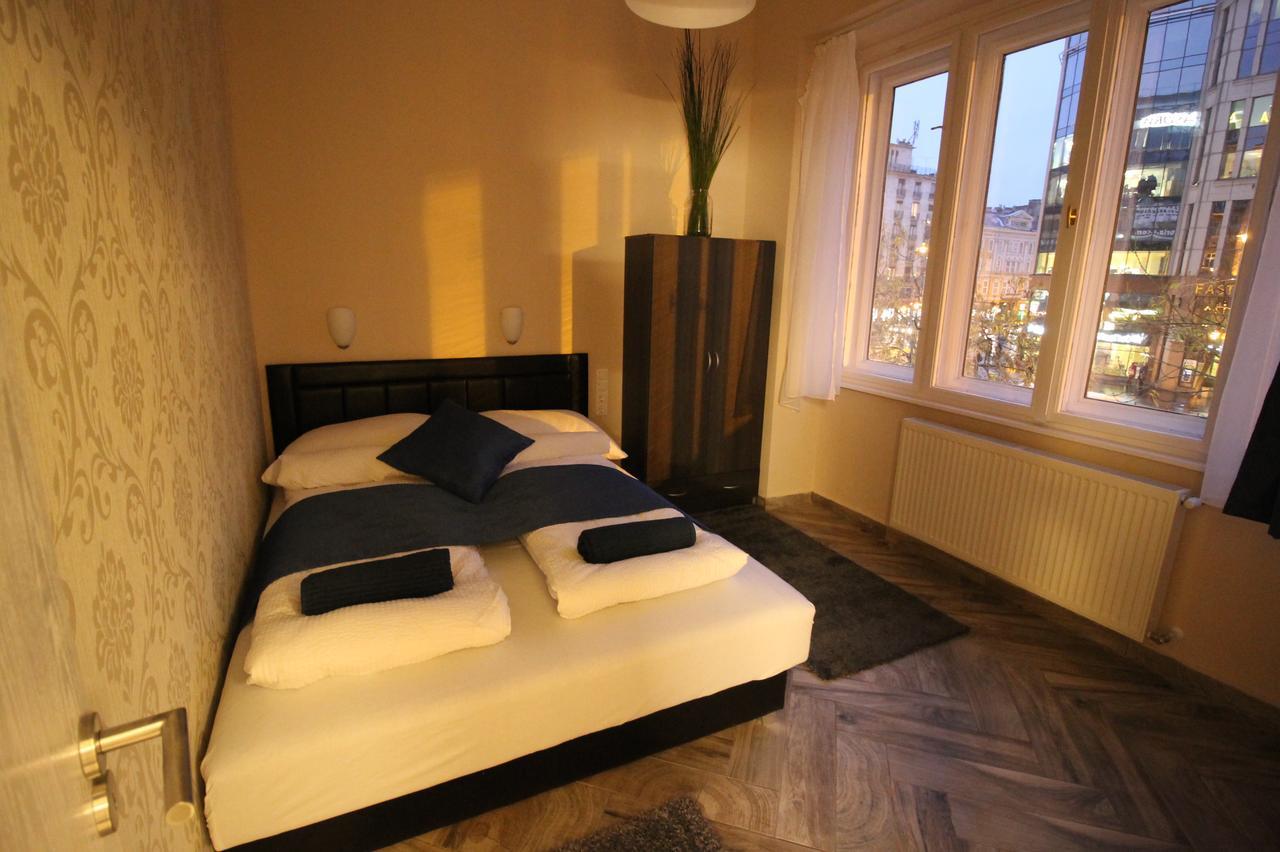 Center Businessclass Apartment Budapest Luaran gambar