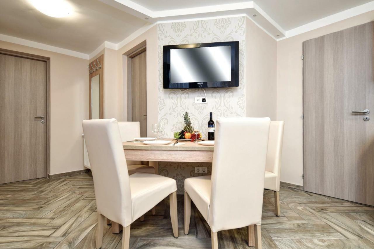 Center Businessclass Apartment Budapest Luaran gambar